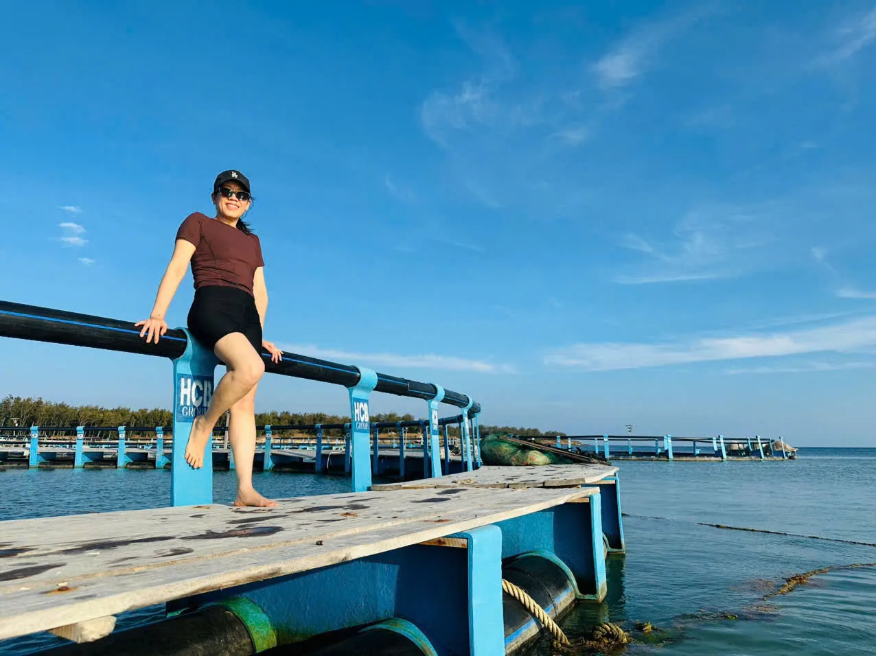 Bãi biển hoang sơ và sạch sẽ sát Homestay gần Vĩnh Hy